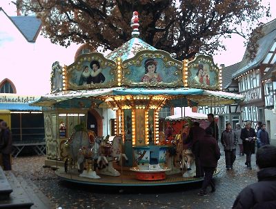 großes Kinderkarussell